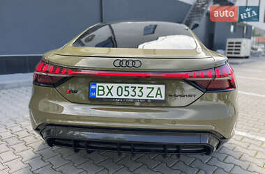 Купе Audi RS e-tron GT 2021 в 