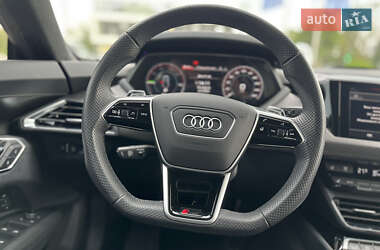 Купе Audi RS e-tron GT 2021 в 