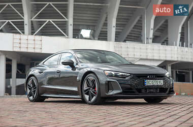Лифтбек Audi RS e-tron GT 2022 в 