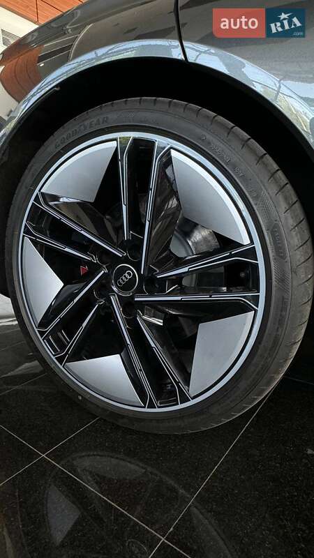 Купе Audi RS e-tron GT 2023 в Днепре