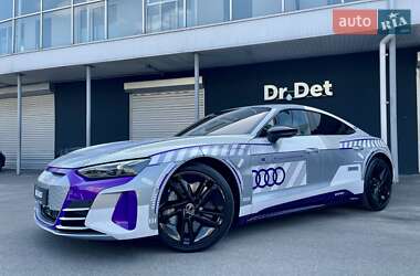 Купе Audi RS e-tron GT 2024 в 