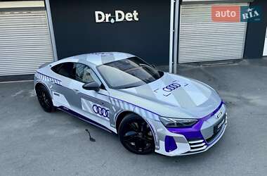 Купе Audi RS e-tron GT 2024 в 