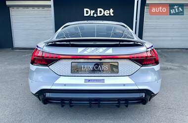 Купе Audi RS e-tron GT 2024 в 