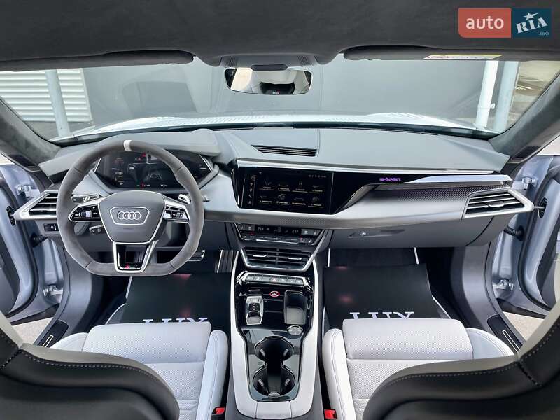 Купе Audi RS e-tron GT 2024 в Києві