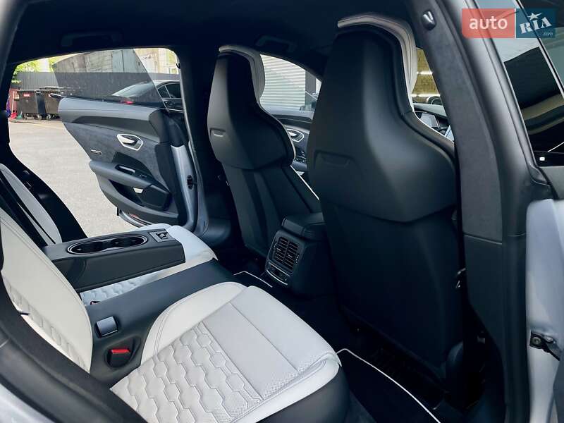 Купе Audi RS e-tron GT 2024 в Києві