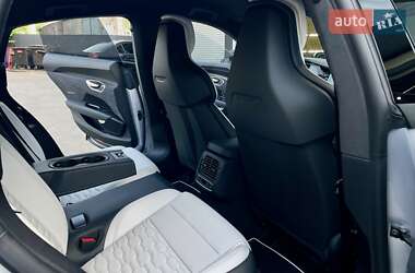 Купе Audi RS e-tron GT 2024 в 
