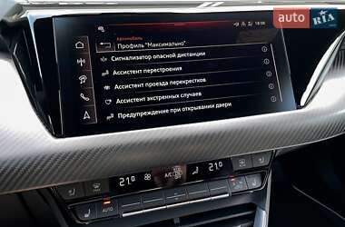 Купе Audi RS e-tron GT 2024 в 