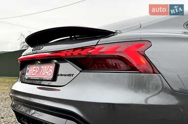 Купе Audi RS e-tron GT 2021 в 