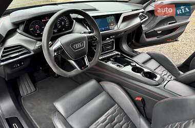 Купе Audi RS e-tron GT 2021 в 