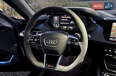 Купе Audi RS e-tron GT 2021 в 