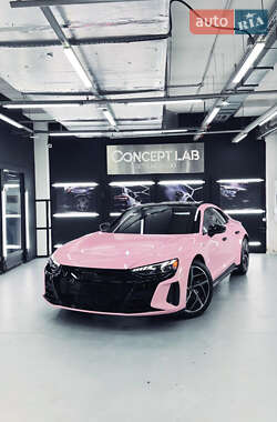 Купе Audi RS e-tron GT 2022 в 