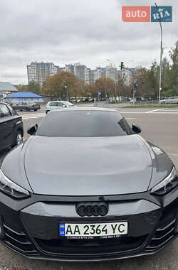 Купе Audi RS e-tron GT 2022 в 
