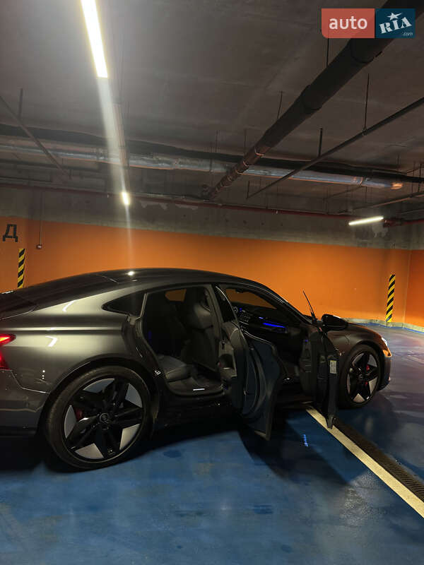 Купе Audi RS e-tron GT 2021 в Луцьку
