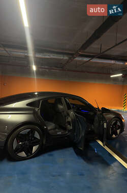 Купе Audi RS e-tron GT 2021 в 