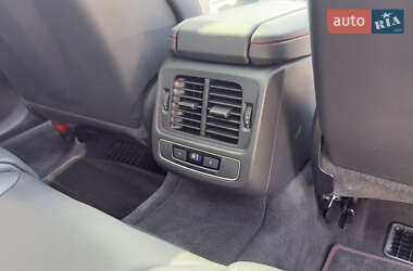 Купе Audi RS e-tron GT 2023 в 