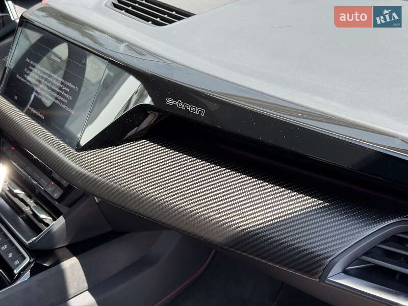 Купе Audi RS e-tron GT 2022 в Черновцах