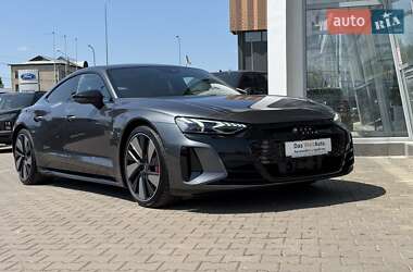 Купе Audi RS e-tron GT 2022 в 