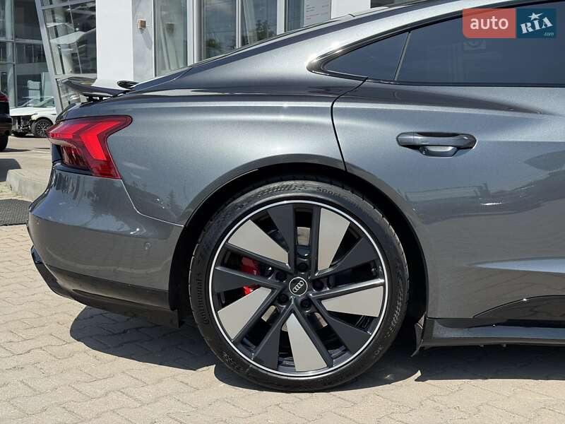 Купе Audi RS e-tron GT 2022 в Черновцах