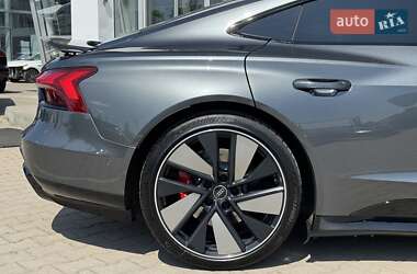 Купе Audi RS e-tron GT 2022 в 