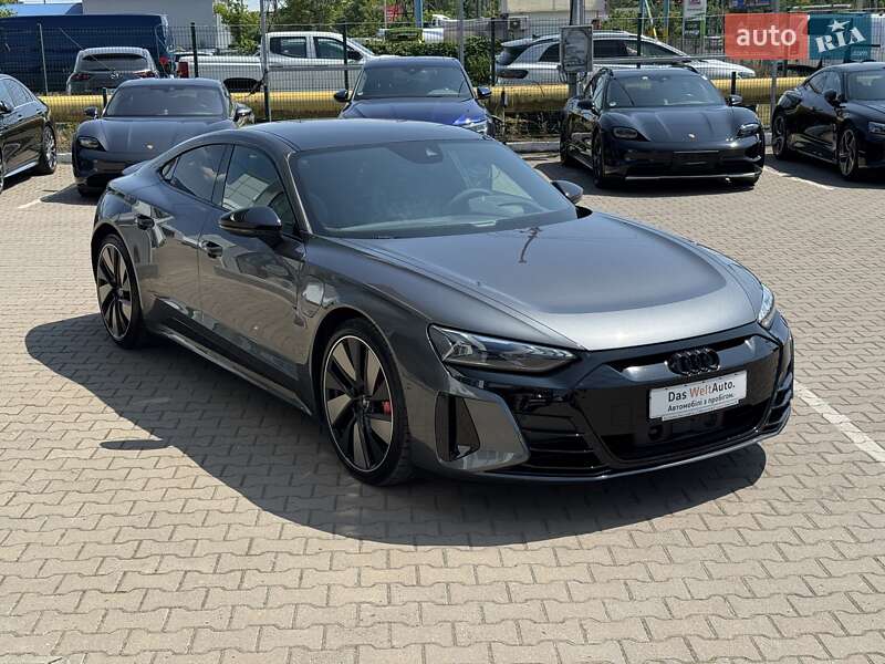Купе Audi RS e-tron GT 2022 в Черновцах
