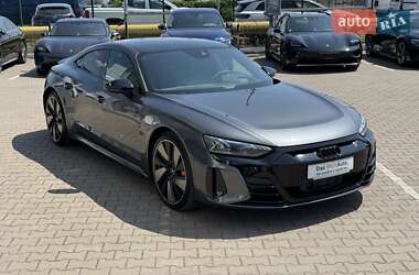 Купе Audi RS e-tron GT 2022 в 