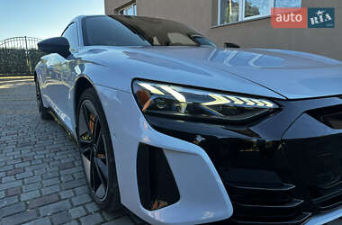 Купе Audi RS e-tron GT 2021 в 