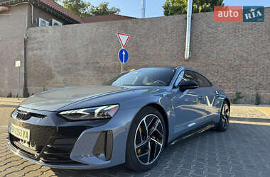 Купе Audi RS e-tron GT 2023 в 