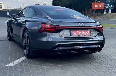 Купе Audi RS e-tron GT 2023 в 