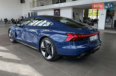Купе Audi RS e-tron GT 2023 в 