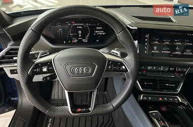 Купе Audi RS e-tron GT 2023 в 