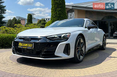Купе Audi RS e-tron GT 2021 в 