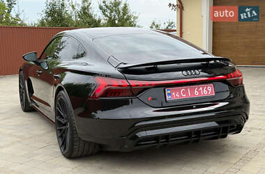 Купе Audi RS e-tron GT 2021 в 
