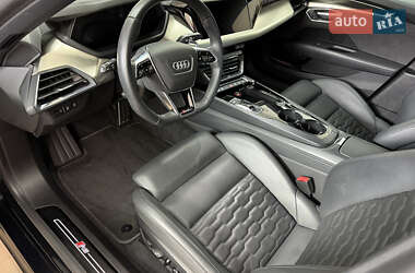 Купе Audi RS e-tron GT 2021 в 