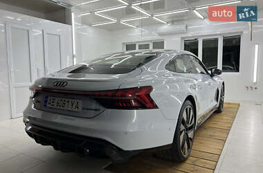 Купе Audi RS e-tron GT 2022 в 