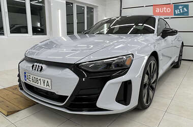 Купе Audi RS e-tron GT 2022 в 