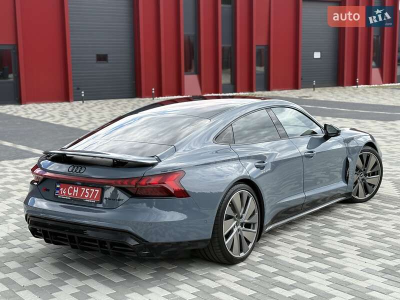 Купе Audi RS e-tron GT 2021 в Буковеле