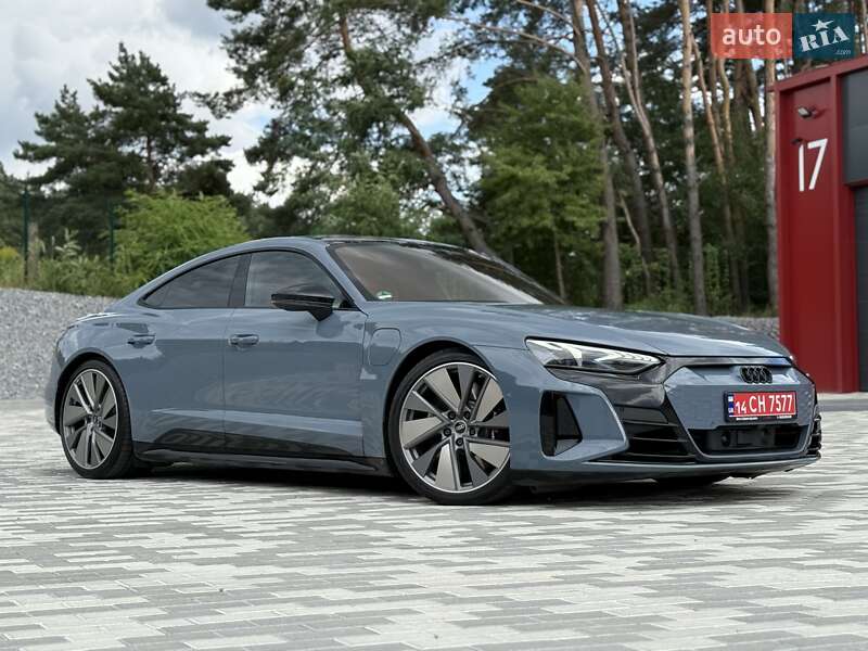 Купе Audi RS e-tron GT 2021 в Буковеле