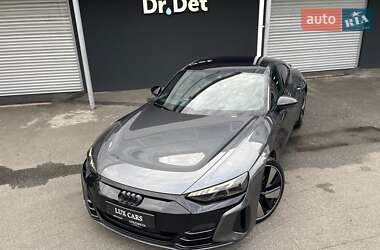 Купе Audi RS e-tron GT 2022 в 