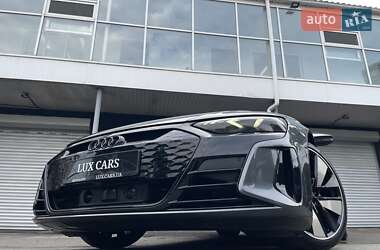 Купе Audi RS e-tron GT 2022 в 