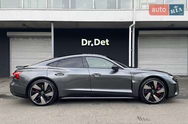 Купе Audi RS e-tron GT 2022 в 