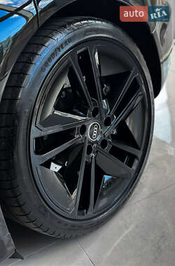 Купе Audi RS e-tron GT 2023 в 