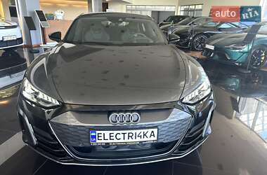 Купе Audi RS e-tron GT 2023 в 