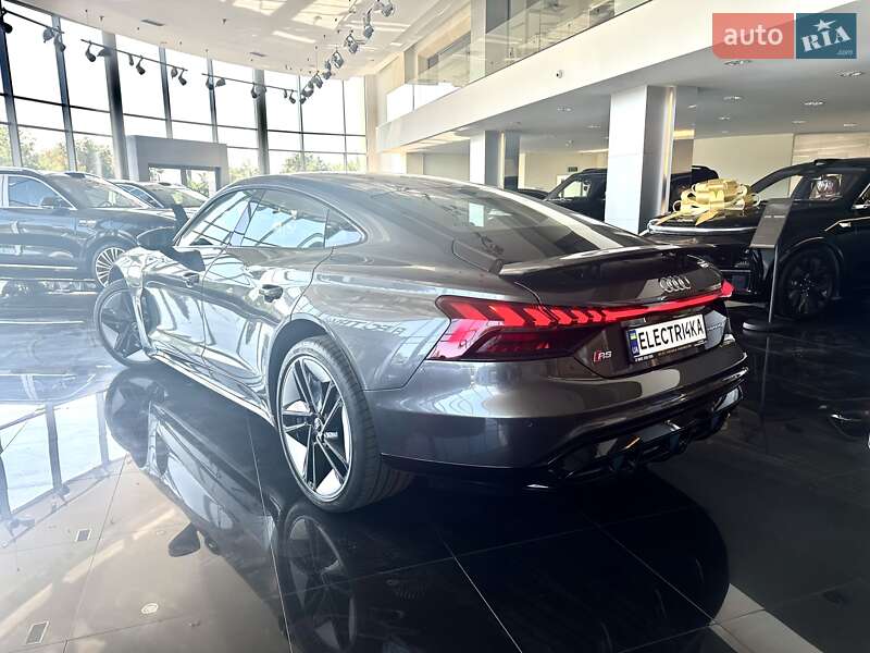 Купе Audi RS e-tron GT 2023 в Дніпрі