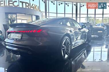 Купе Audi RS e-tron GT 2023 в 