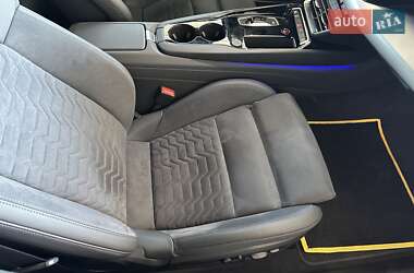 Купе Audi RS e-tron GT 2023 в 