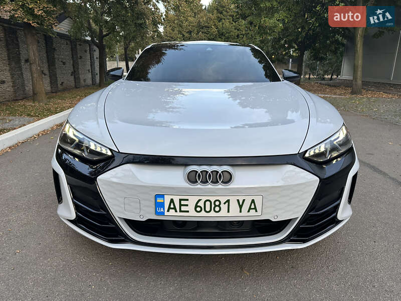 Купе Audi RS e-tron GT 2022 в Дніпрі