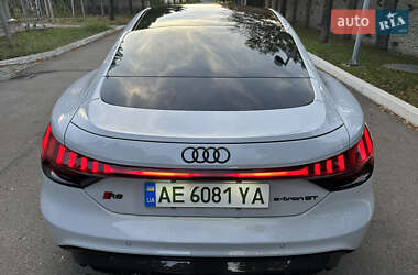 Купе Audi RS e-tron GT 2022 в 