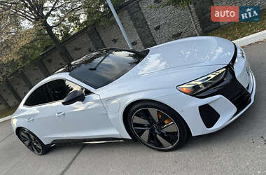 Купе Audi RS e-tron GT 2022 в 
