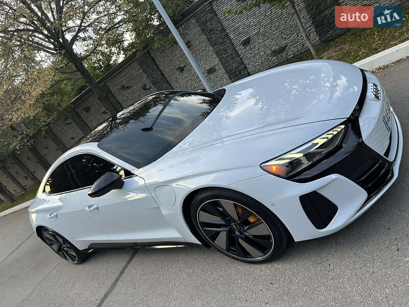 Купе Audi RS e-tron GT 2022 в Дніпрі