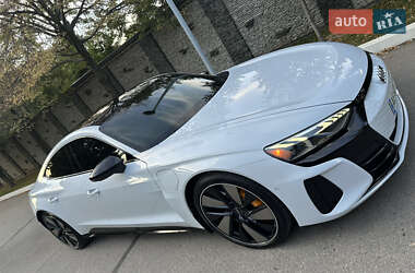Купе Audi RS e-tron GT 2022 в 